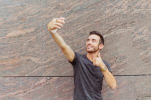 Kelowna man takes Invisalign SmileView App selfie